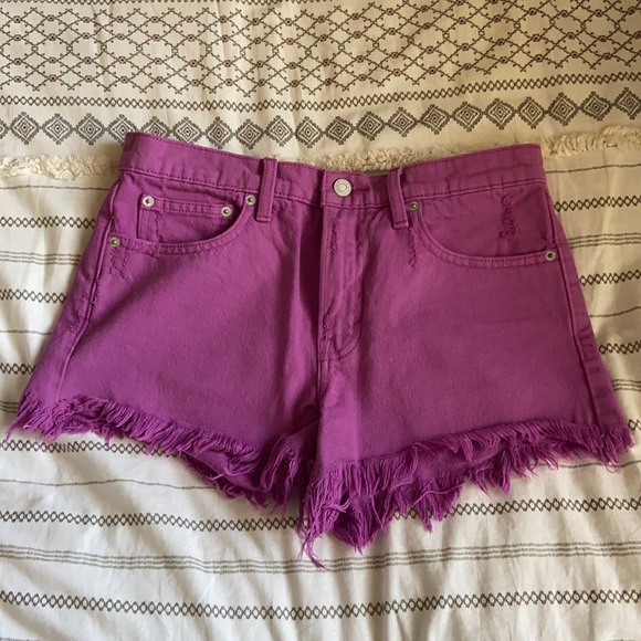 NWT LUCKY BRAND JEAN SHORT MID RISE CUT OFF 6 28 WAIST MAGENTA - Picture 1 of 10